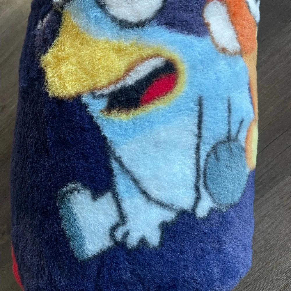 Bluey Holiday Print Throw Blanket Faux Fur Fleece Warm Winter Cozy Siblings NEW
